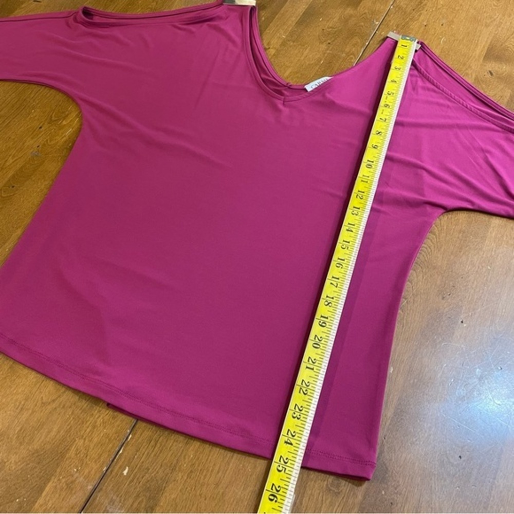Carmen Raspberry Purple V Neck Cold Shoulder Hardware‎ Shirt Top Blouse Sz M - Picture 8 of 8